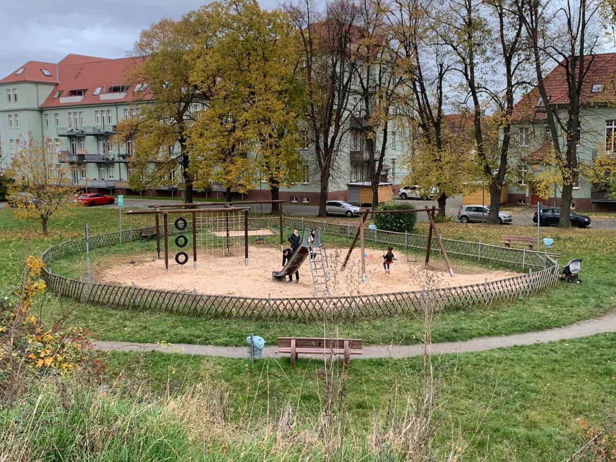 Ruhig - Privatparkplatz - Barrierearm Quiet - Private Car Park - Low Barrier Magdeburg Eksteriør bilde