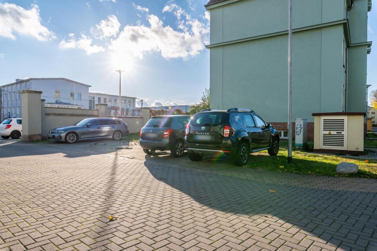 Ruhig - Privatparkplatz - Barrierearm Quiet - Private Car Park - Low Barrier Magdeburg Eksteriør bilde